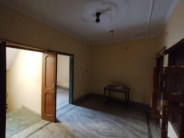 Room in 3.5 BHK Apartment at Sanchar Residency, Raj Nagar Extension – for Sale