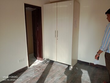 Room in 3.5 BHK Apartment at BPTP Freedom Park Life, Sector 57 – for Rent