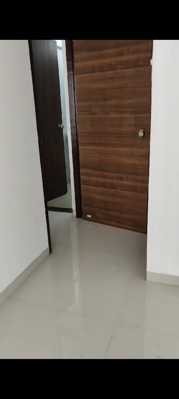 Room in 1 BHK Apartment at Kurla East – for Rent
