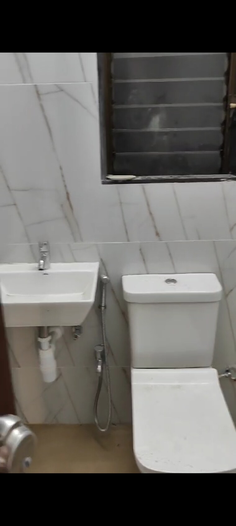 Bathroom, kurla east 1 Bedroom 430 Sq.Ft. Apartment In Kurla East Mumbai 9618525