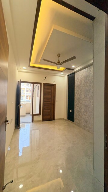 Room in 3 BHK Builder Floor at Fidato Honour Homes, Sector 89 – for Sale