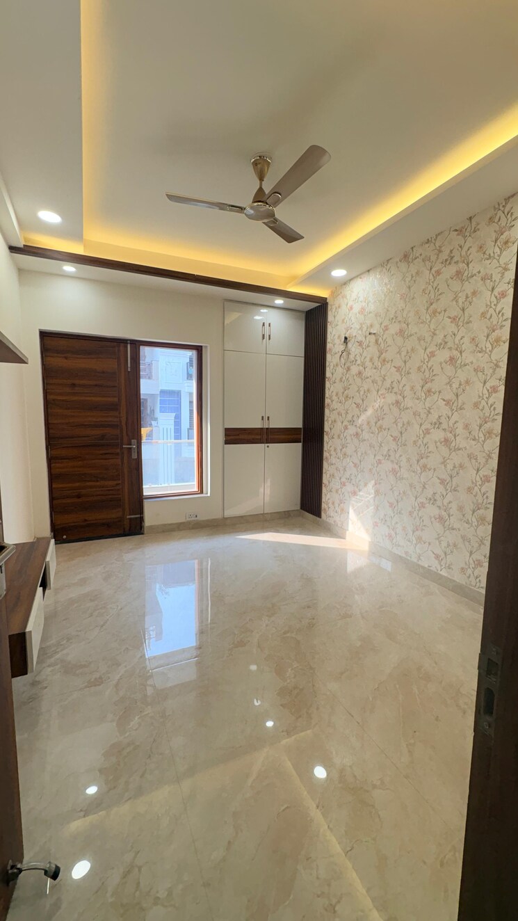 Room, fidato-honour-homes 3 Bedroom 180 Sq.Yd. Builder Floor In Sector 89 Faridabad 9618536