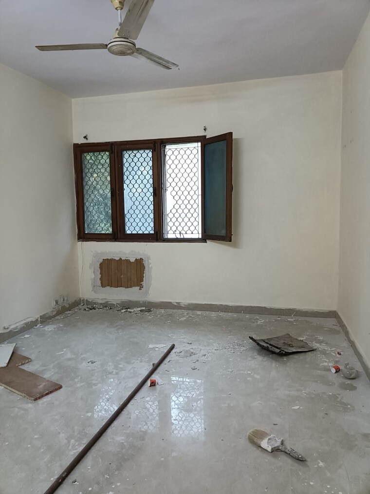 Room, ip extension 2 Bedroom 950 Sq.Ft. Apartment In Ip Extension Delhi 9618545