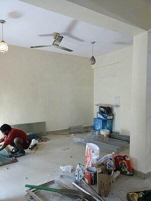 Room in 2 BHK Apartment at Ip Extension – for Rent