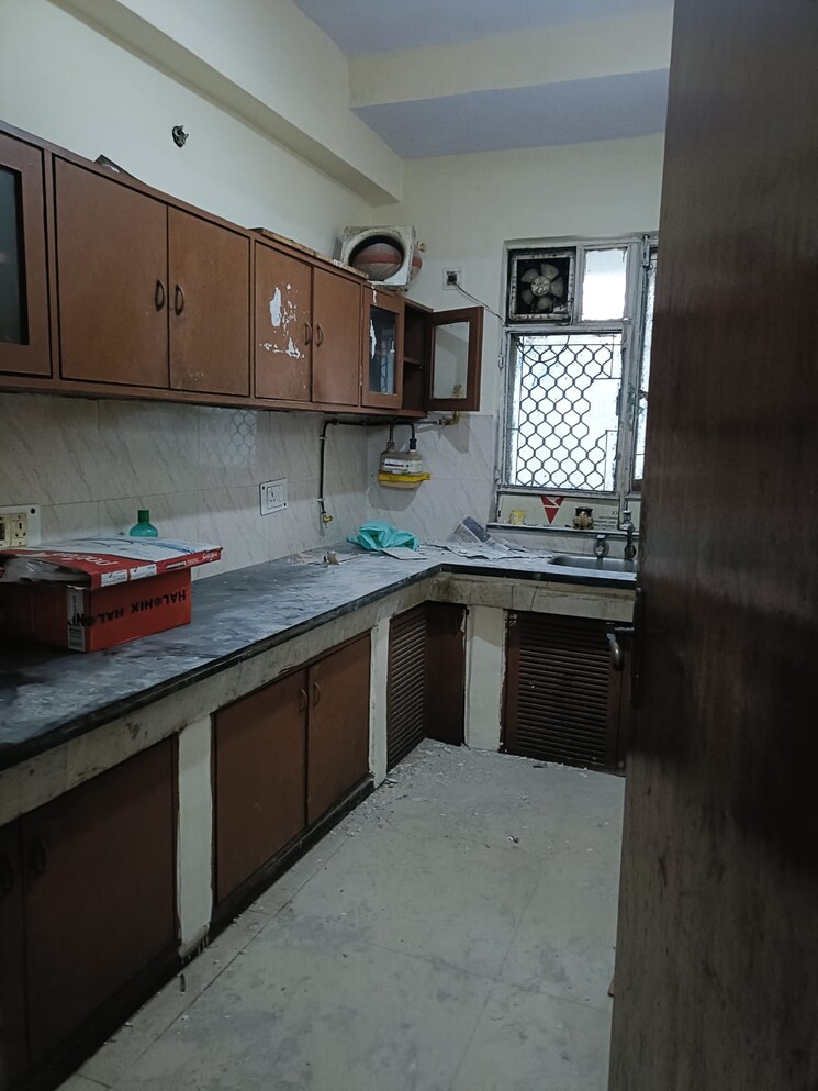 Kitchen, ip extension 2 Bedroom 950 Sq.Ft. Apartment In Ip Extension Delhi 9618545