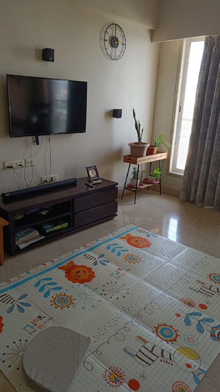 Room, bandra west 2 Bedroom 700 Sq.Ft. Apartment In Bandra West Mumbai 9618552