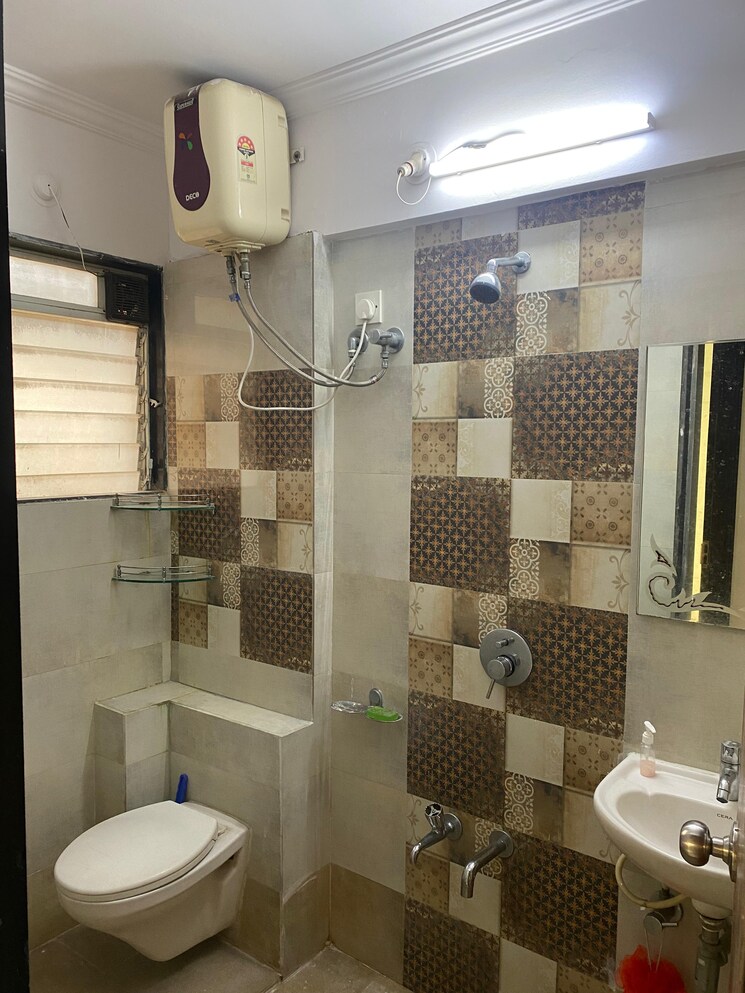 Attached Bathroom, rosa-oasis-ph-2 2.5 Bedroom 800 Sq.Ft. Apartment In Ghodbunder Road Thane 9618549