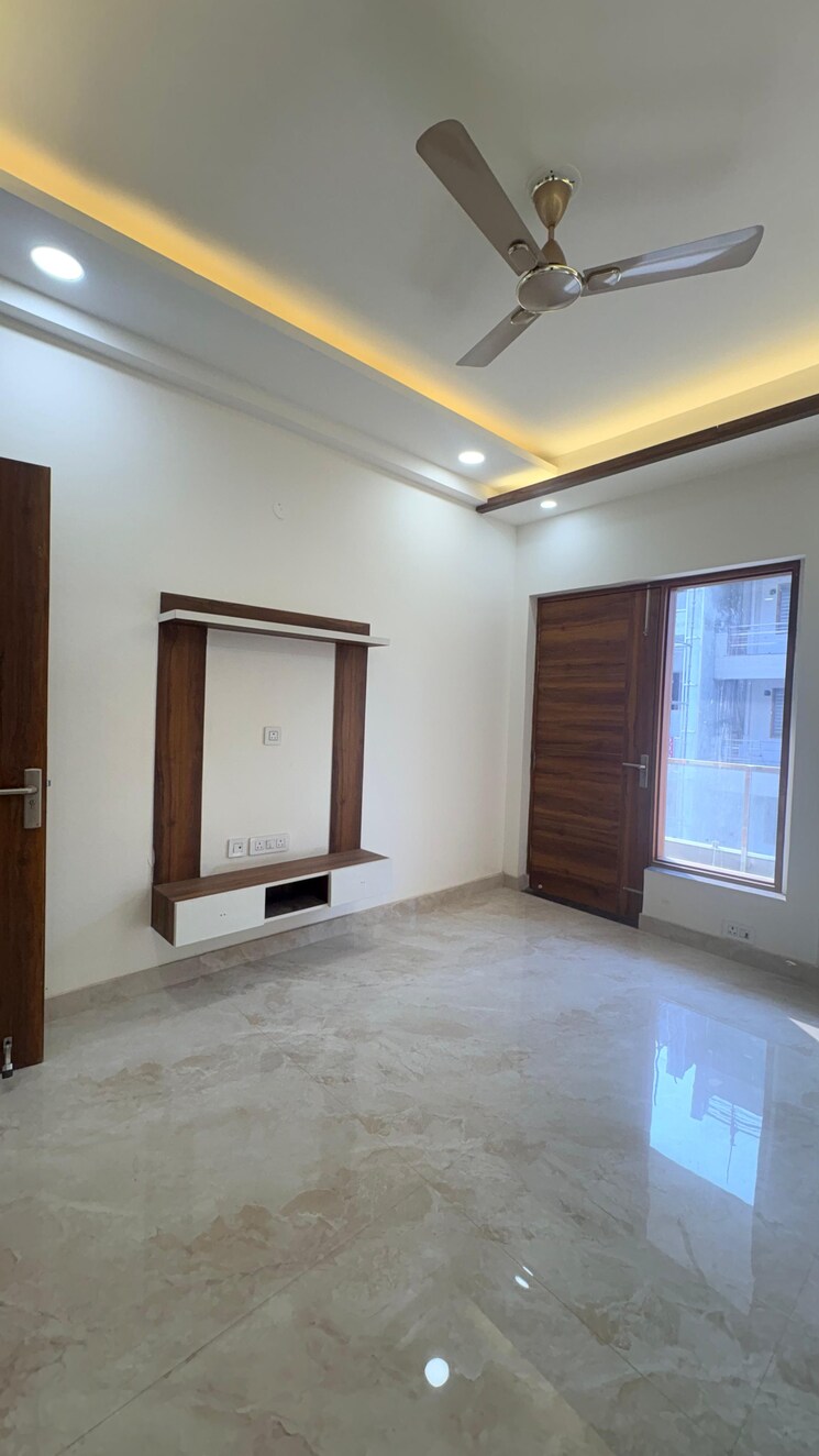Room, fidato-honour-homes 3 Bedroom 180 Sq.Yd. Builder Floor In Sector 89 Faridabad 9618560