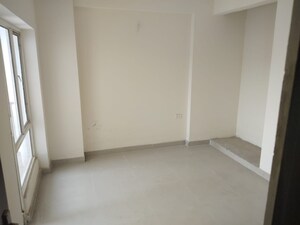 Room in 2 BHK Apartment at Panchsheel Greens II, Sector 16 Greater Noida – for Rent