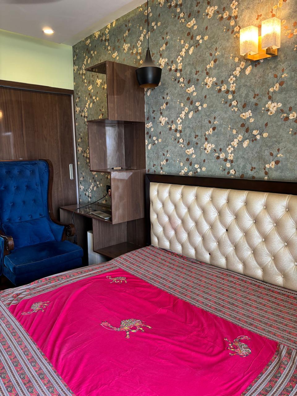 3.5 BHK + Pooja Room Apartment For Rent in Unitech Uniworld Gardens