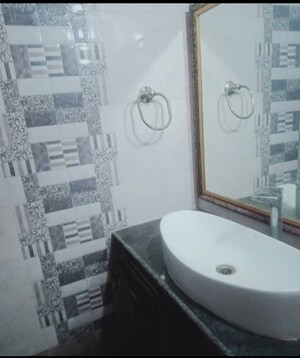 Bathroom in 1 BHK Independent House at Aliganj – for Rent