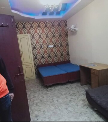 1 BHK Independent House For Rent in Aliganj