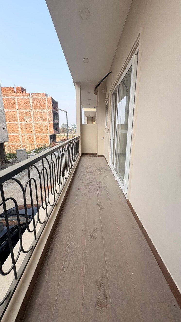 Balcony, amolik-aster-woods 3 Bedroom 180 Sq.Yd. Builder Floor In Sector 98 Faridabad 9618645