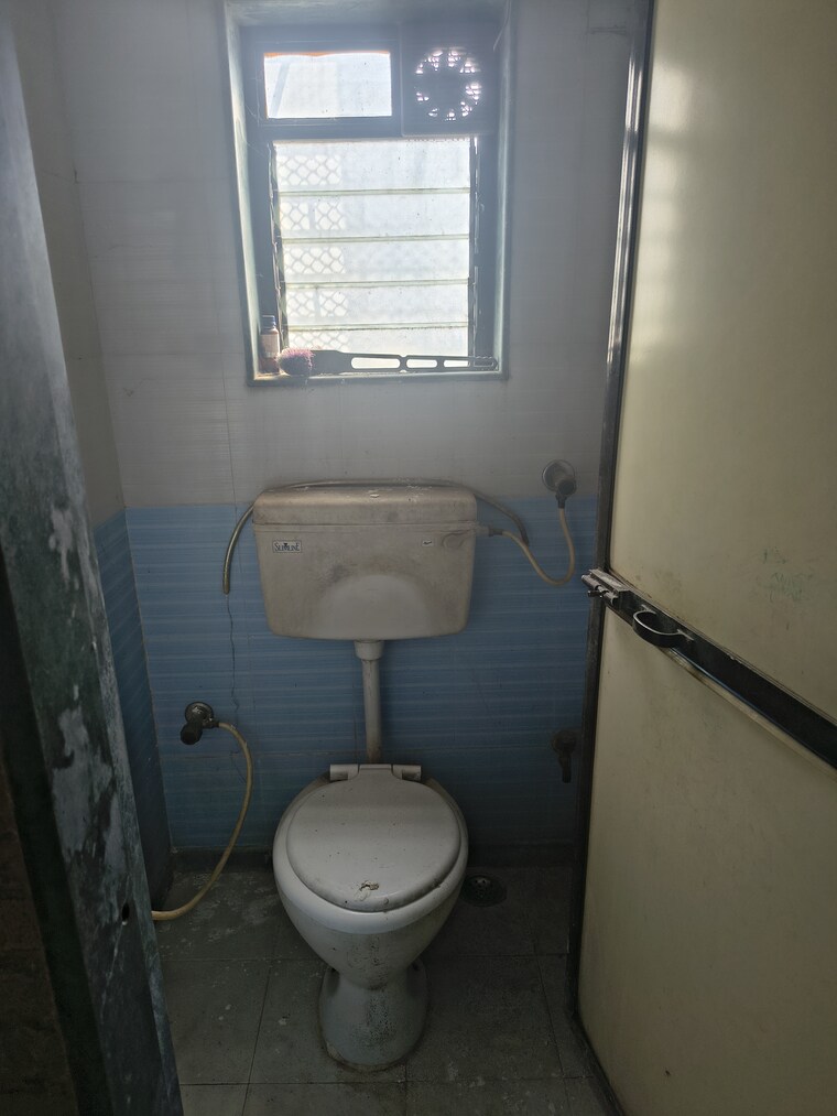 Bathroom, pragati-chs-chembur 1 Bedroom 583 Sq.Ft. Apartment In Chembur Mumbai 9618643