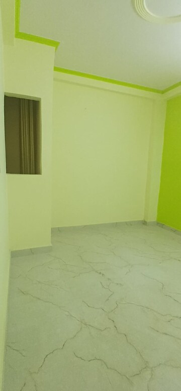 Room in 2 BHK Builder Floor at Mayur Vihar Phase 1 – for Rent