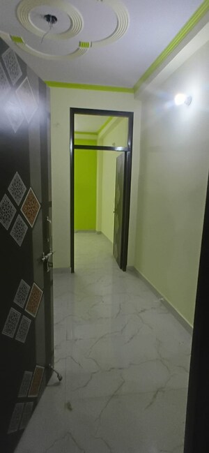 Room in 2 BHK Builder Floor at Mayur Vihar 1 – for Rent