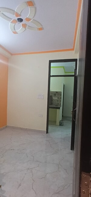 Room in 2 BHK Builder Floor at Mayur Vihar 1 – for Rent