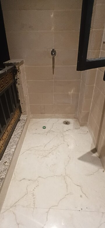 Balcony in 2 BHK Builder Floor at Mayur Vihar Phase 1 – for Rent