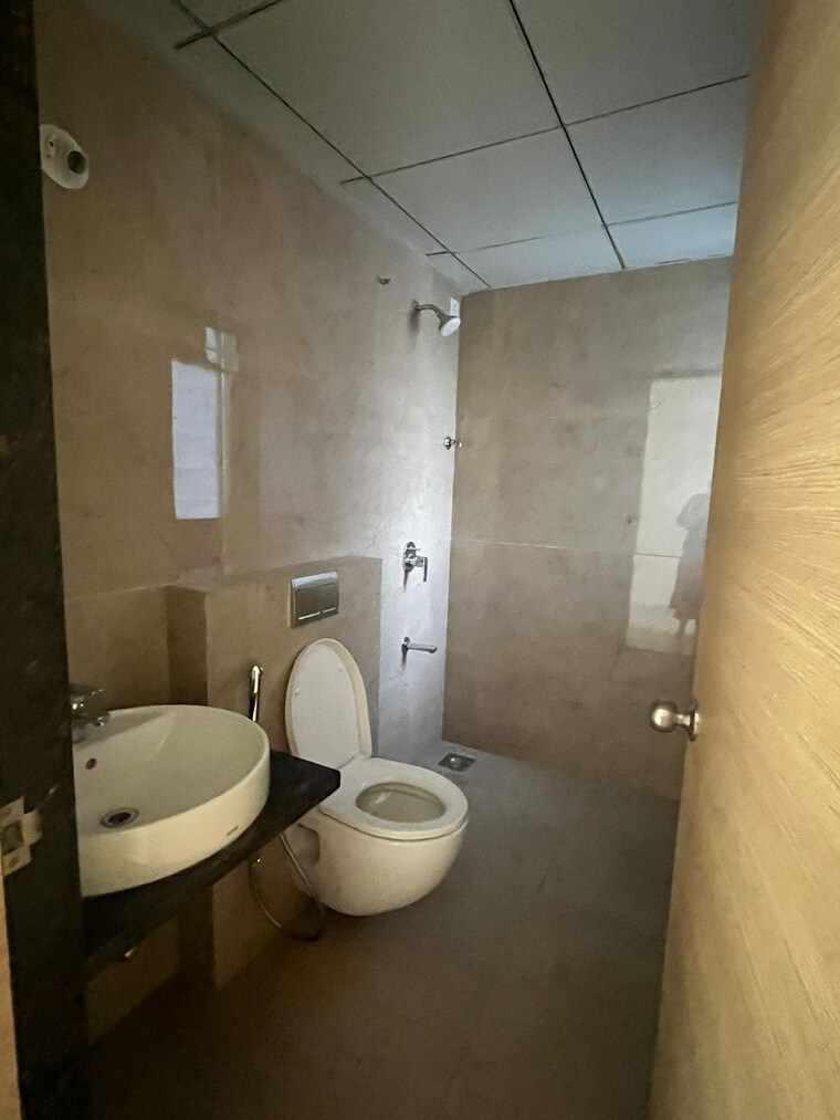 Bathroom, majestique-signature-towers 3 Bedroom 1197 Sq.Ft. Apartment In Balewadi Pune 9618978