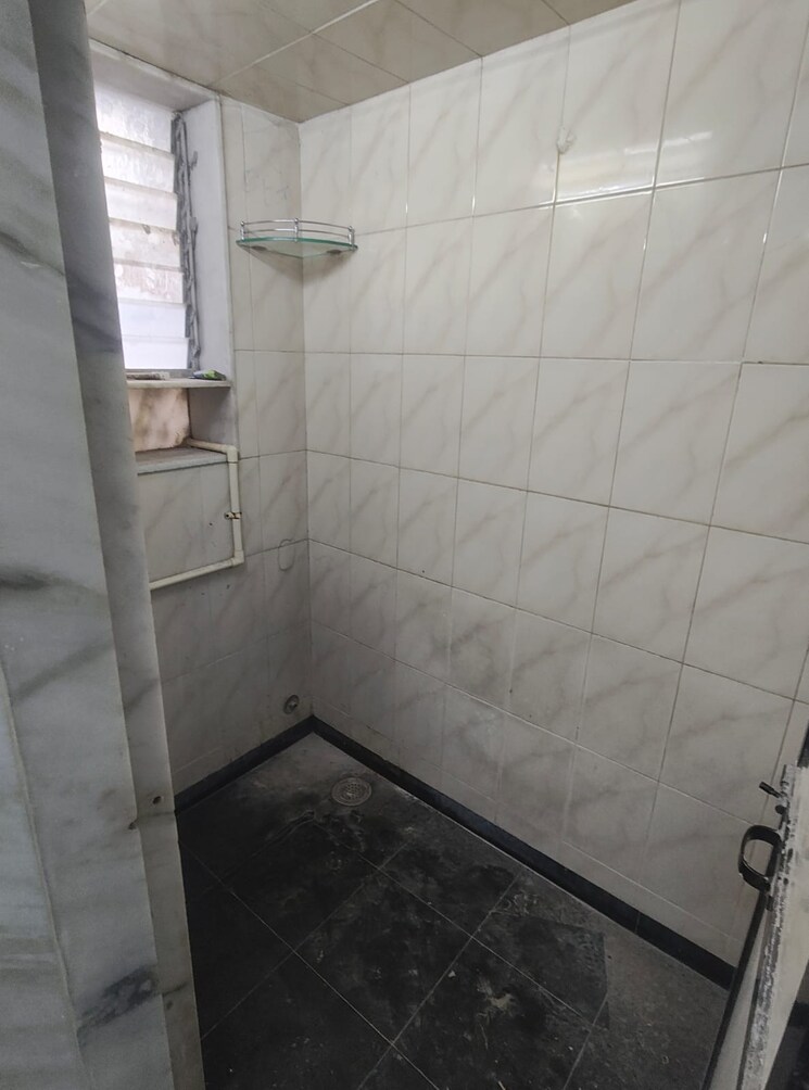 Bathroom, bussa-apartments 1 Bedroom 450 Sq.Ft. Apartment In Santacruz West Mumbai 9618652