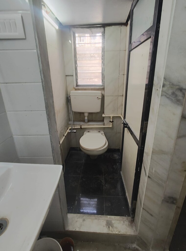 Bathroom, bussa-apartments 1 Bedroom 450 Sq.Ft. Apartment In Santacruz West Mumbai 9618652