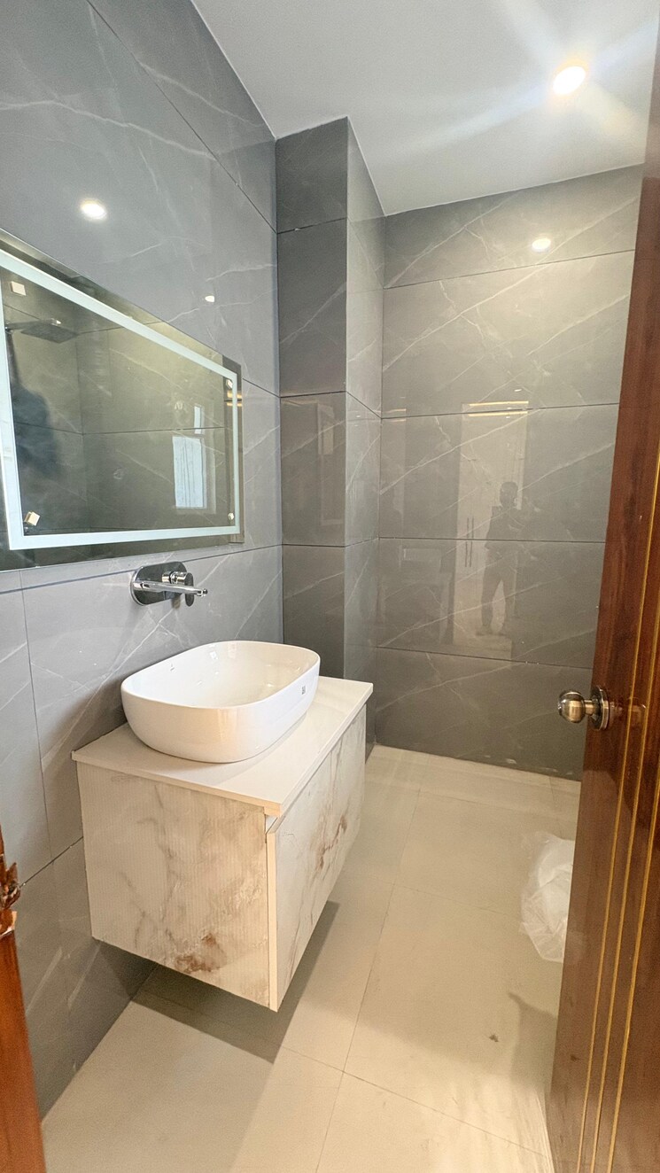 Bathroom, amolik-aster-woods 3 Bedroom 180 Sq.Yd. Builder Floor In Sector 98 Faridabad 9618668