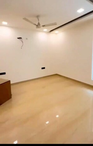 Bedroom in 3 BHK Apartment at Sector 85 – for Rent