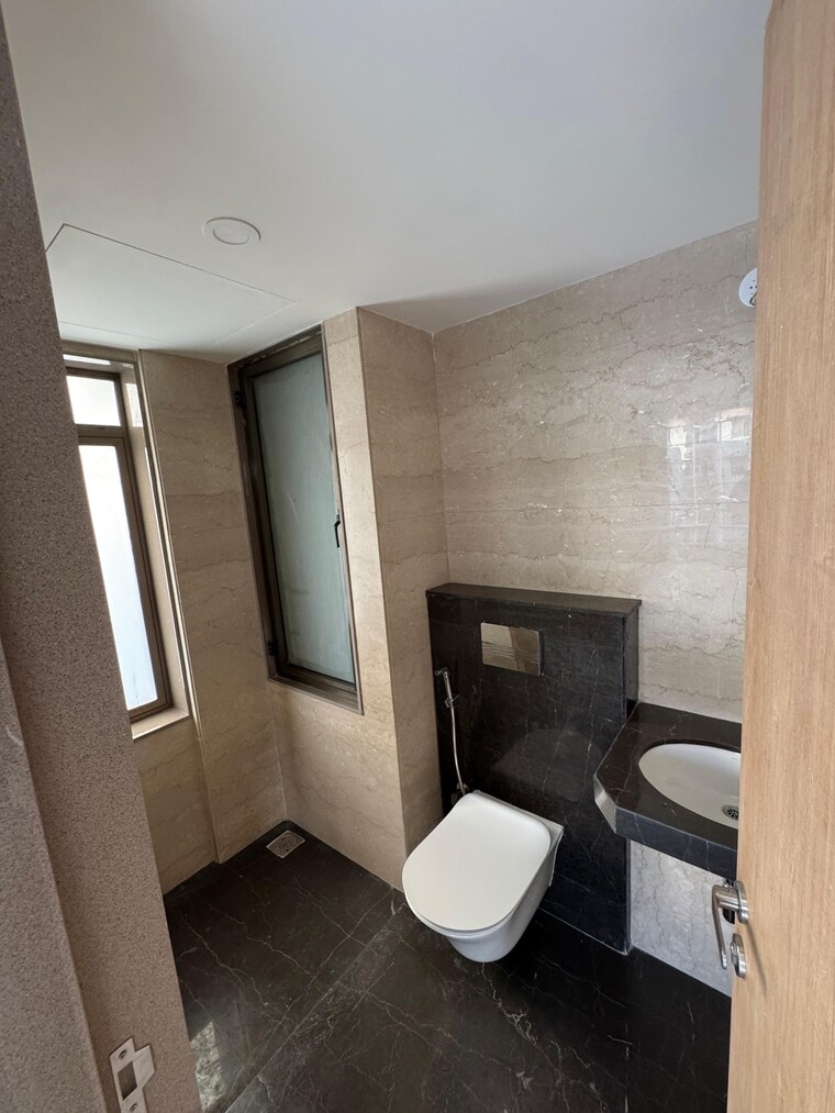 Attached Bathroom, hiranandani-estate-phoenix 1 Bedroom 340 Sq.Ft. Apartment In Thane West Thane 9618678