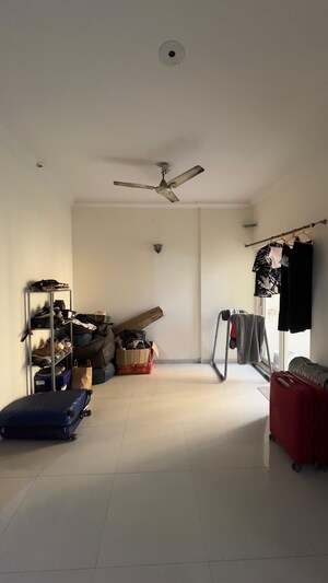 Room in 3 BHK Apartment at Sector 75 – for Rent