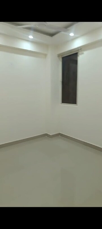 Room in 3 BHK Apartment at Conscient Habitat Residences, Sector 78 – for Sale