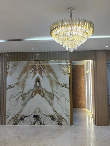 Room in 4 BHK Apartment at Paryavaran Complex – for Rent