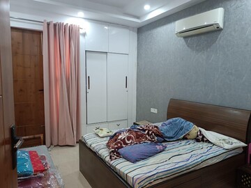 Bedroom in 2 BHK Builder Floor at RPS Palm Drive, Sector 88 – for Rent