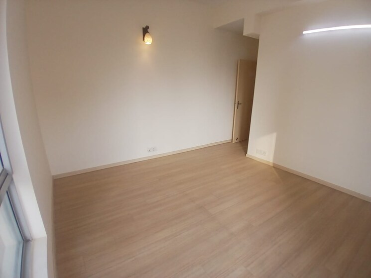 Bedroom, pioneer-park-phase-1 3 Bedroom 1798 Sq.Ft. Apartment In Sector 61 Gurgaon 9618754