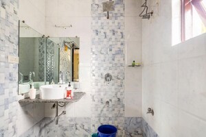 Bathroom in 6 BHK Villa at Nerul – for Rent