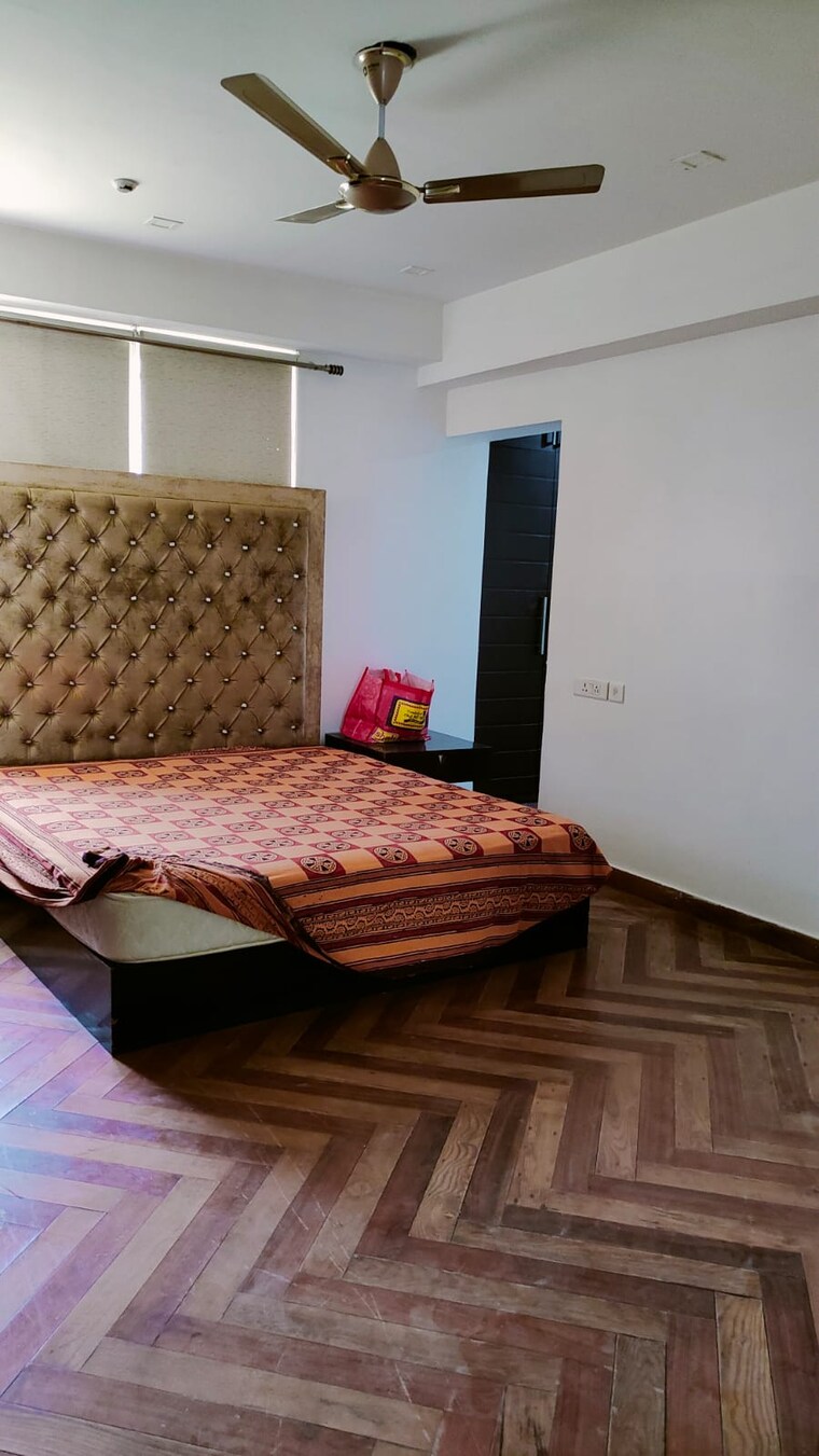 Bedroom, puri-pranayam 4 Bedroom 3080 Sq.Ft. Apartment In Sector 82 Faridabad 9618729