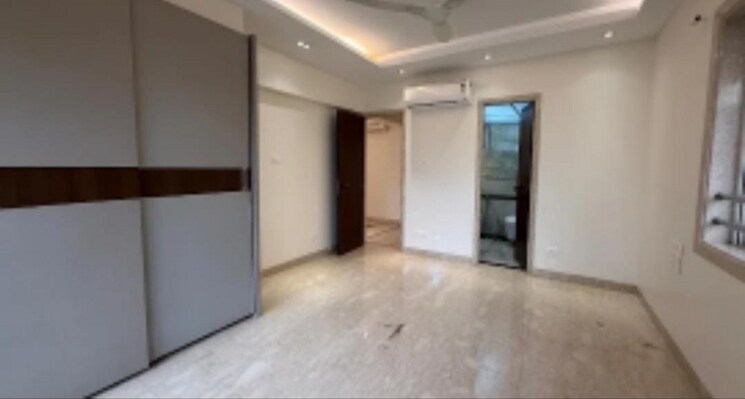 Room, khar west 4 Bedroom 1650 Sq.Ft. Apartment In Khar West Mumbai 9618750