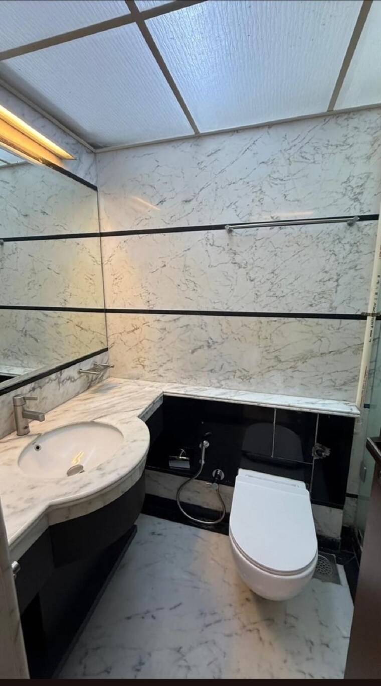 Attached Bathroom, khar west 4 Bedroom 1650 Sq.Ft. Apartment In Khar West Mumbai 9618750