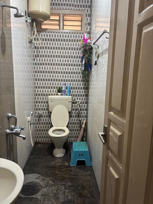 Bathroom in 2 BHK Apartment at Richards Town – for Rent