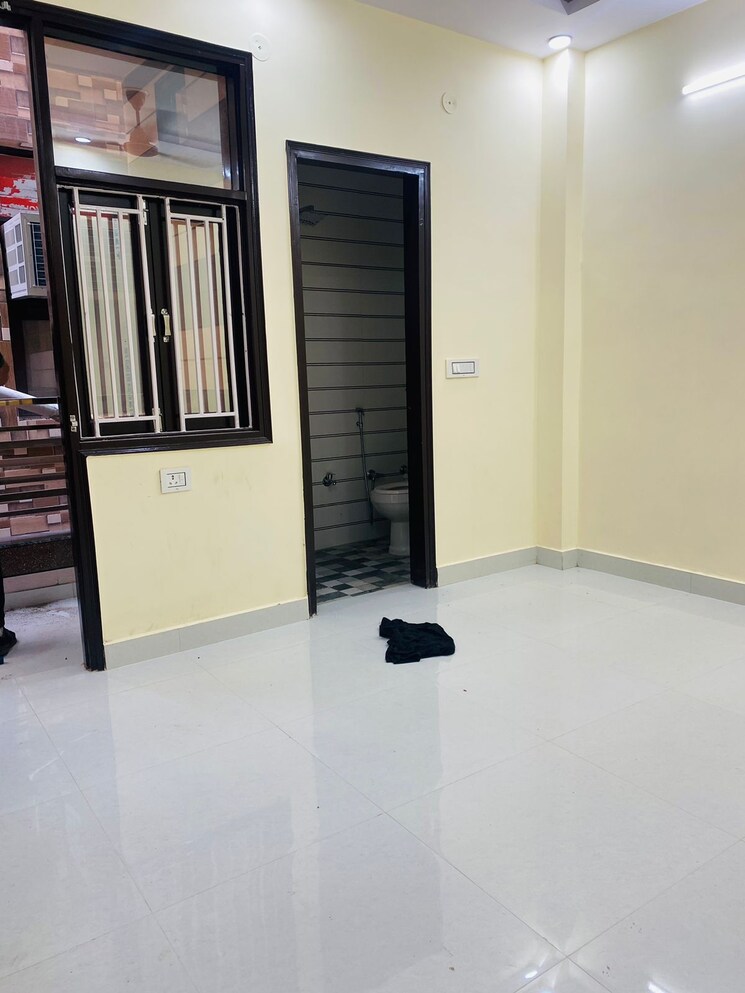 Master Bedroom, dwarka mor 2 Bedroom 65 Sq.Yd. Builder Floor In Dwarka Mor Delhi 9618794