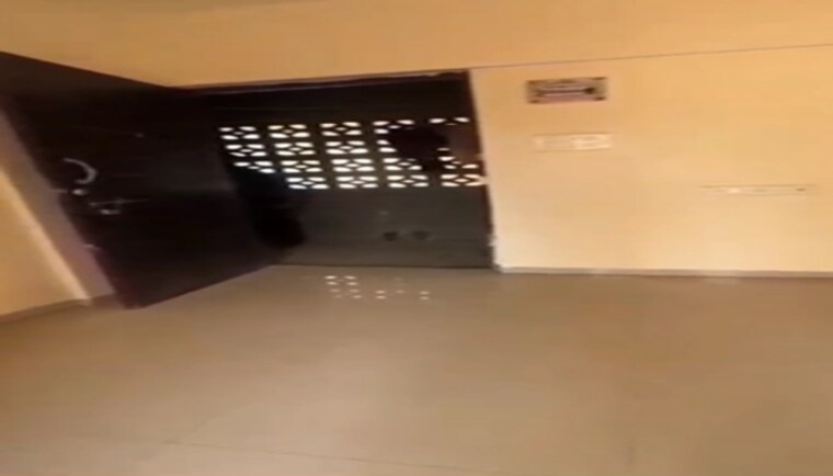 Room, kandivali west 2 Bedroom 584 Sq.Ft. Apartment In Kandivali West Mumbai 9618808