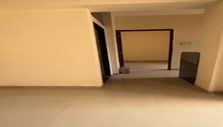 Room, kandivali west 2 Bedroom 650 Sq.Ft. Apartment In Kandivali West Mumbai 9618810