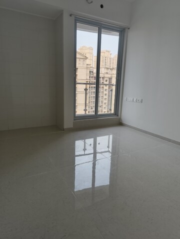 Room in 2 BHK Apartment at Rosa Manhattan, Ghodbunder Road – for Rent