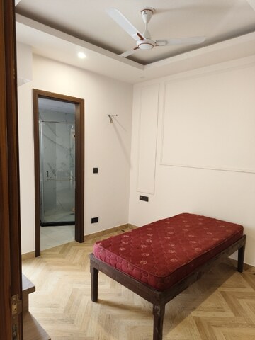 Bedroom in 3.5 BHK Builder Floor at Raj One Good Earth, Sector 71 – for Rent