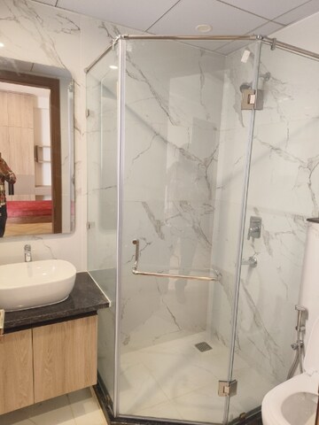 Bathroom in 3.5 BHK Builder Floor at Raj One Good Earth, Sector 71 – for Rent