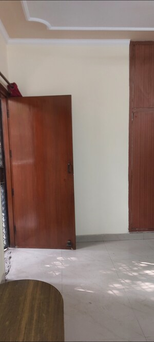 Room in 1 BHK Apartment at Aadharshila Apartment, Sarita Vihar – for Rent