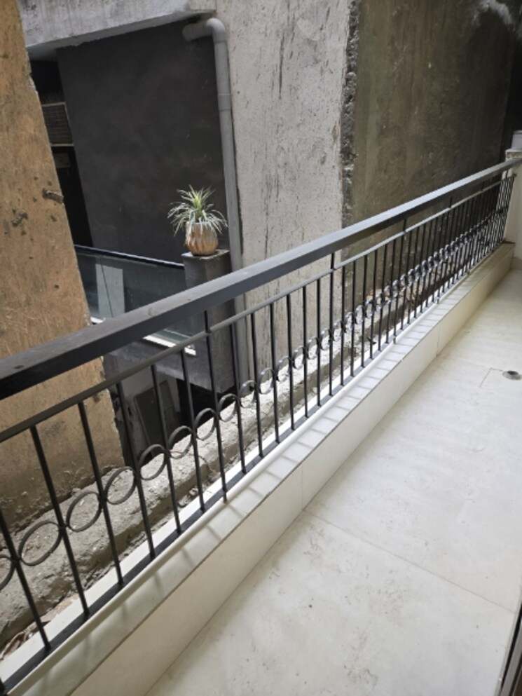 Balcony, chattarpur 2 Bedroom 100 Sq.Yd. Builder Floor In Chattarpur Delhi 9619466