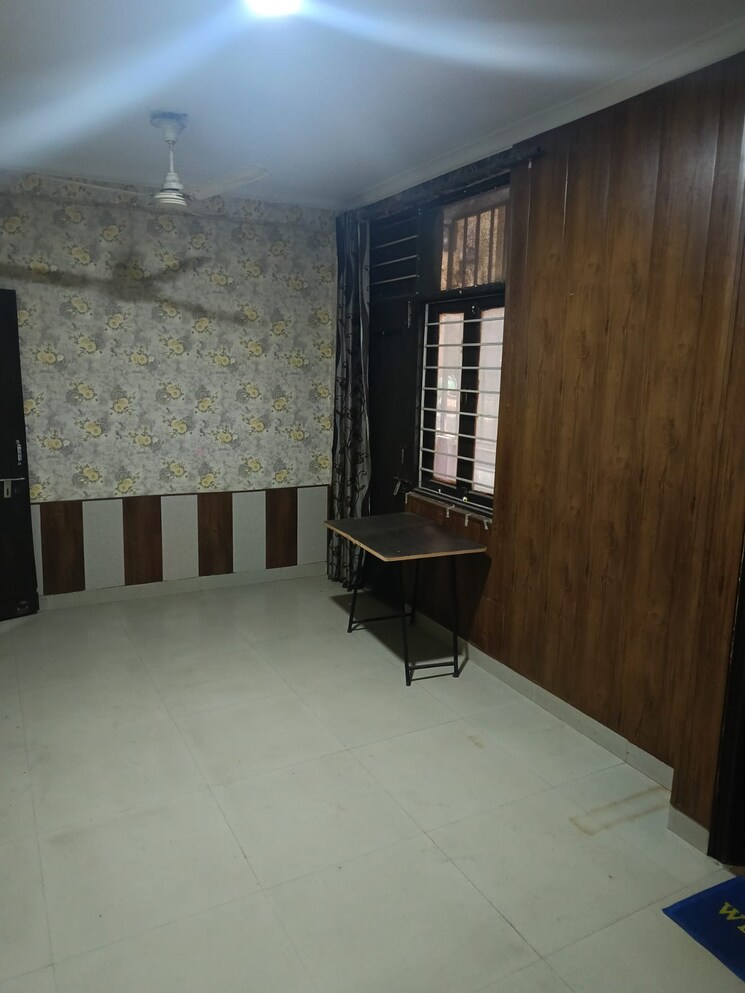 Room, saket 1 Bedroom 450 Sq.Ft. Builder Floor In Saket Delhi 9619022
