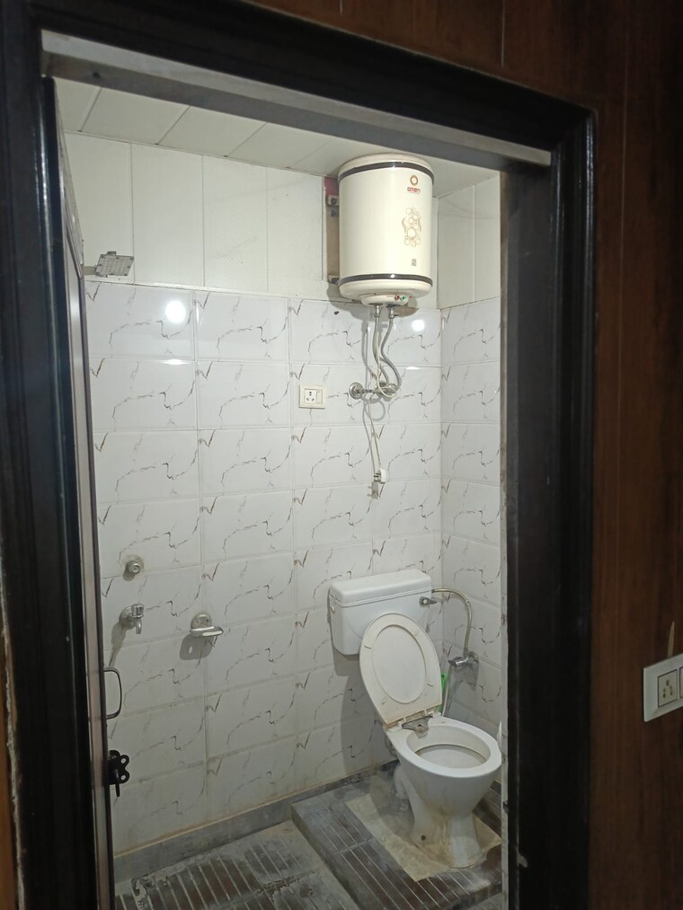 Bathroom, saket 1 Bedroom 450 Sq.Ft. Builder Floor In Saket Delhi 9619022
