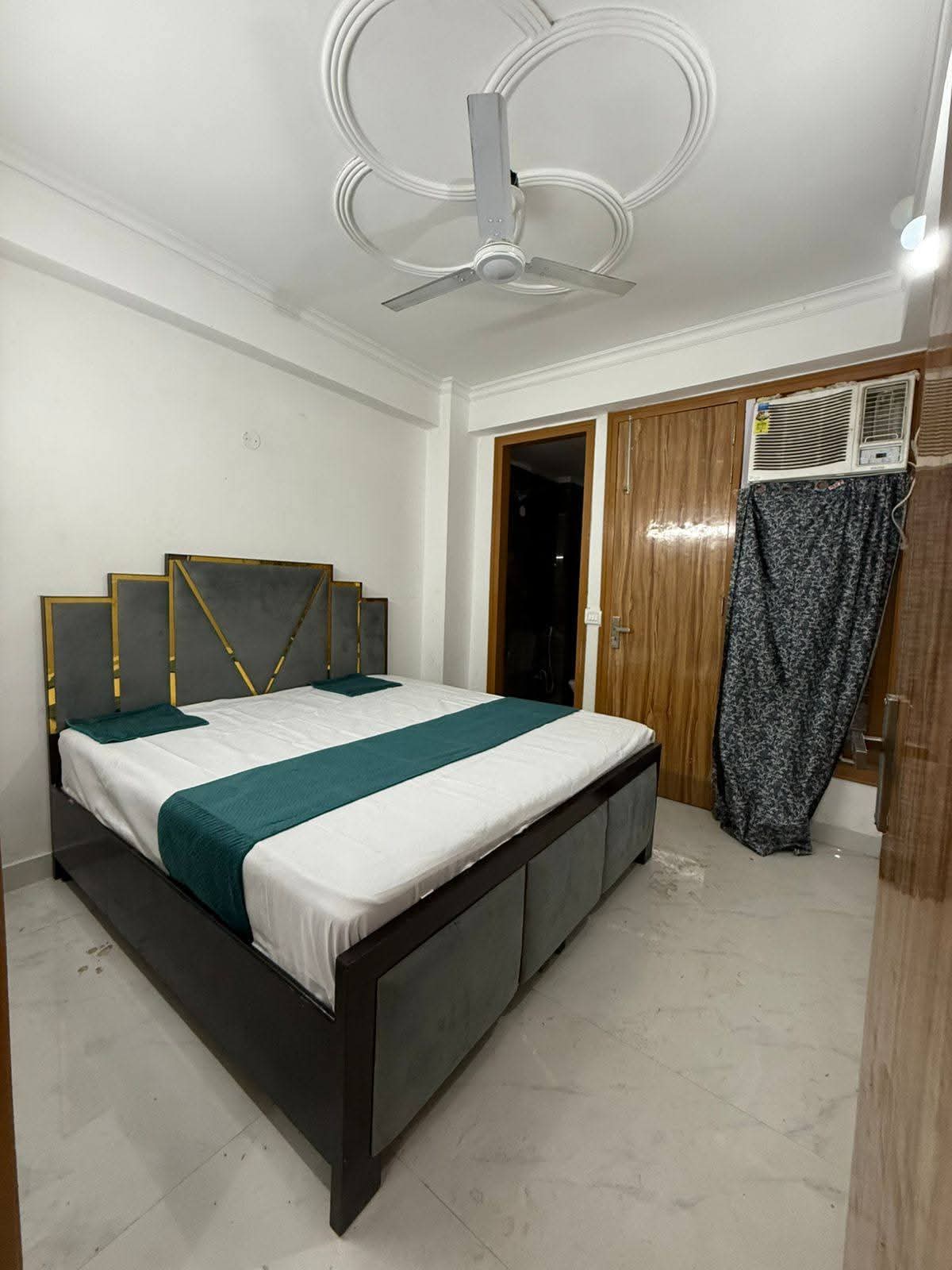 1 BHK + Servant Room Builder Floor For Rent in Chattarpur