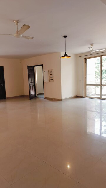 Room in 3 BHK Builder Floor at Sector 50 – for Rent